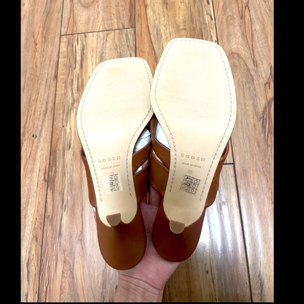 NIB Boden Toe Post Kitten Heel Sandal in Tan - Picture 11 of 13